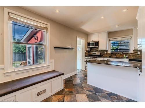 29 Crescent Road, Oakville, ON - Indoor Photo Showing Kitchen