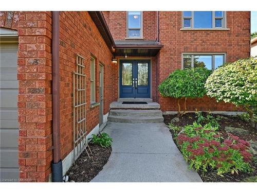 1534 Heritage Way, Oakville, ON - Outdoor