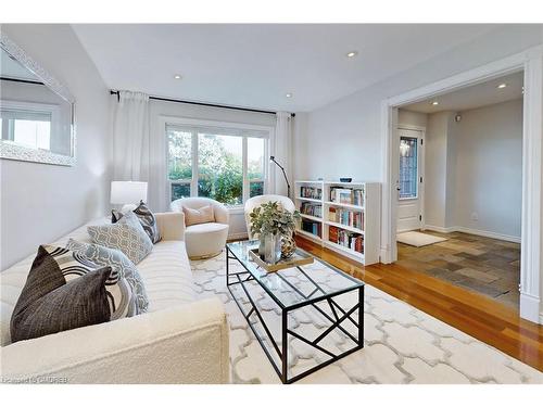 1534 Heritage Way, Oakville, ON - Indoor Photo Showing Living Room