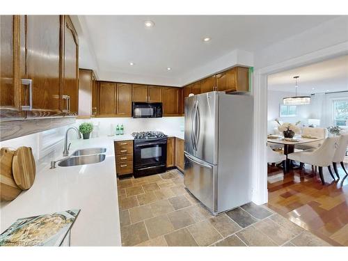 1534 Heritage Way, Oakville, ON - Indoor Photo Showing Kitchen With Double Sink