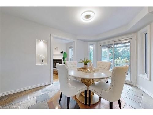 1534 Heritage Way, Oakville, ON - Indoor Photo Showing Dining Room