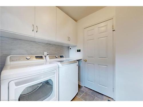 1534 Heritage Way, Oakville, ON - Indoor Photo Showing Laundry Room