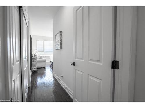 556 Mariners Way, Collingwood, ON - Indoor Photo Showing Other Room