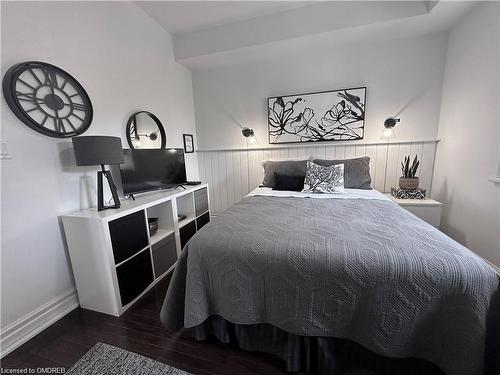 556 Mariners Way, Collingwood, ON - Indoor Photo Showing Bedroom