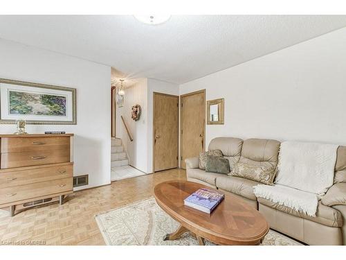 424 Donnybrook Road, Oakville, ON - Indoor Photo Showing Living Room