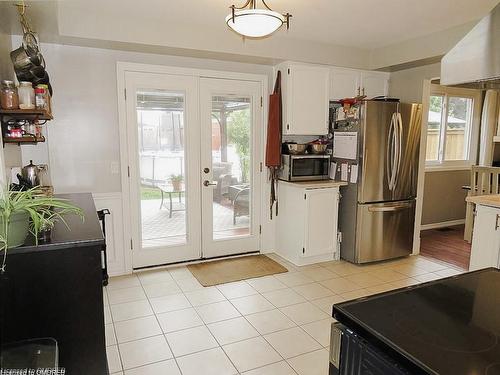 17 Oceanic Drive, Hamilton, ON - Indoor Photo Showing Kitchen