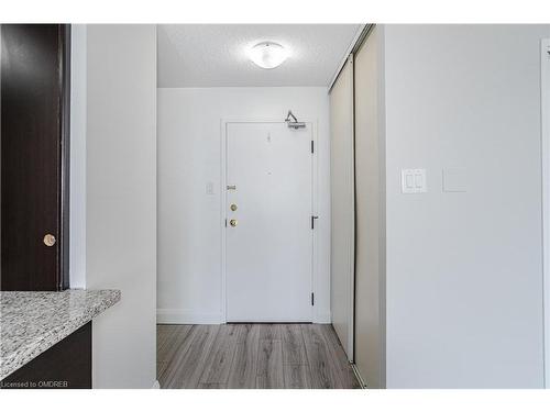 512-4185 Shipp Drive, Mississauga, ON - Indoor Photo Showing Other Room