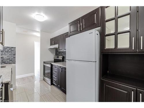 512-4185 Shipp Drive, Mississauga, ON - Indoor Photo Showing Kitchen