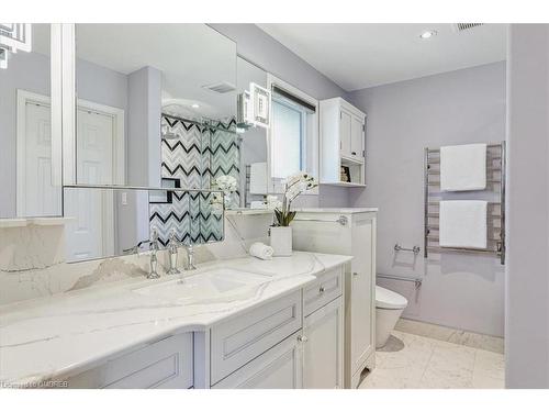 1121 Manor Road, Oakville, ON - Indoor Photo Showing Bathroom