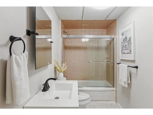 1121 Manor Road, Oakville, ON - Indoor Photo Showing Bathroom