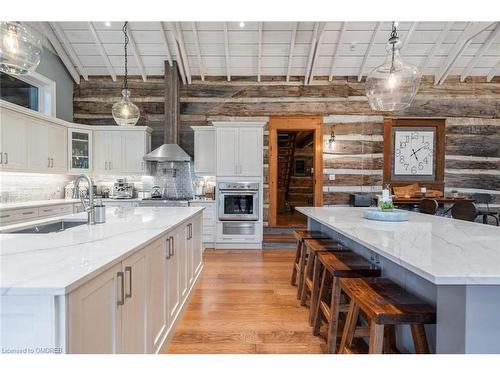 4 Buckingham Boulevard, Collingwood, ON - Indoor Photo Showing Kitchen With Upgraded Kitchen