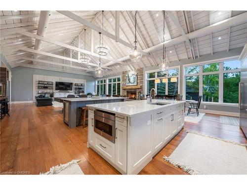 4 Buckingham Boulevard, Collingwood, ON - Indoor Photo Showing Kitchen