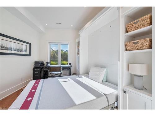 4 Buckingham Boulevard, Collingwood, ON - Indoor Photo Showing Bedroom