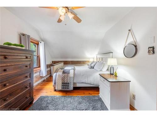 4 Buckingham Boulevard, Collingwood, ON - Indoor Photo Showing Bedroom