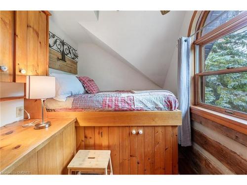 4 Buckingham Boulevard, Collingwood, ON - Indoor Photo Showing Bedroom