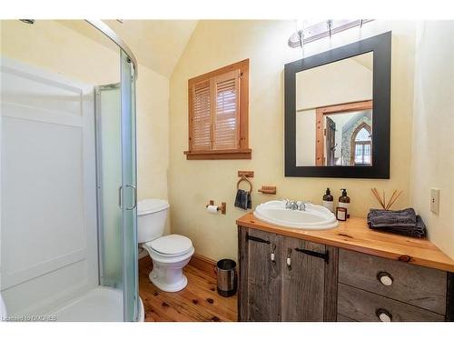 4 Buckingham Boulevard, Collingwood, ON - Indoor Photo Showing Bathroom