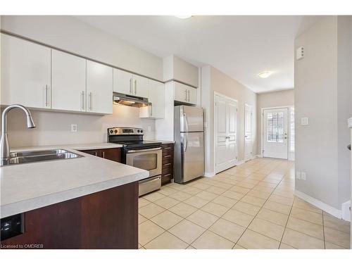 44-515 Winston Road Road, Grimsby, ON - Indoor Photo Showing Kitchen With Double Sink