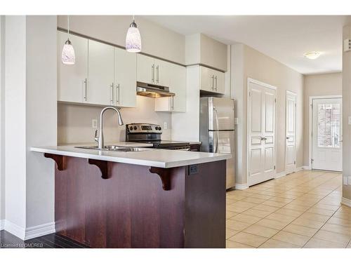 44-515 Winston Road Road, Grimsby, ON - Indoor Photo Showing Kitchen With Double Sink