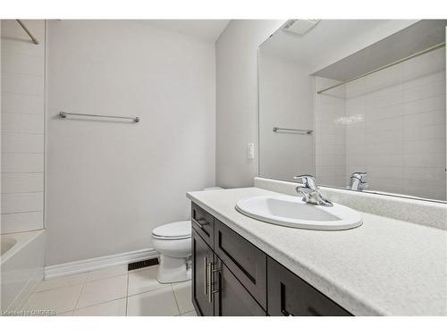 44-515 Winston Road Road, Grimsby, ON - Indoor Photo Showing Bathroom