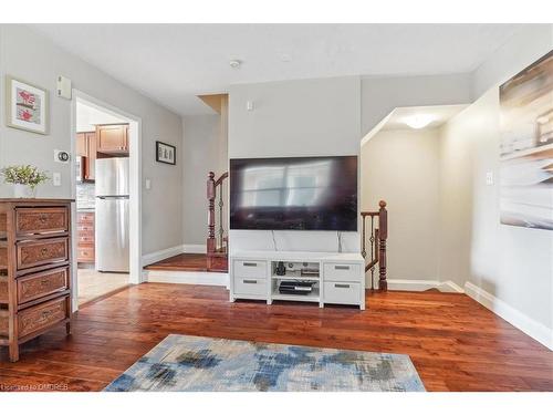 3121 Stornoway Circle, Oakville, ON - Indoor Photo Showing Living Room