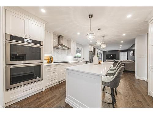 3472 Spruce Avenue, Burlington, ON - Indoor Photo Showing Kitchen With Upgraded Kitchen