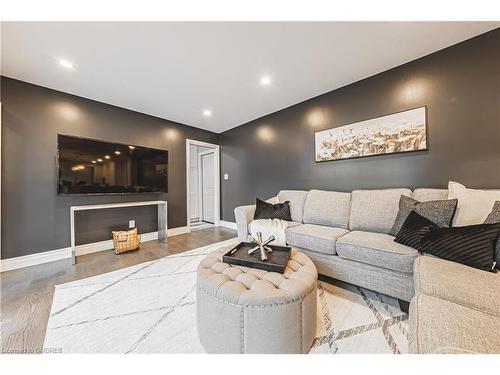 3472 Spruce Avenue, Burlington, ON - Indoor Photo Showing Living Room