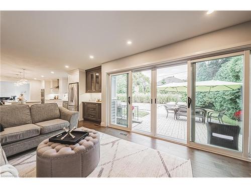 3472 Spruce Avenue, Burlington, ON - Indoor Photo Showing Living Room