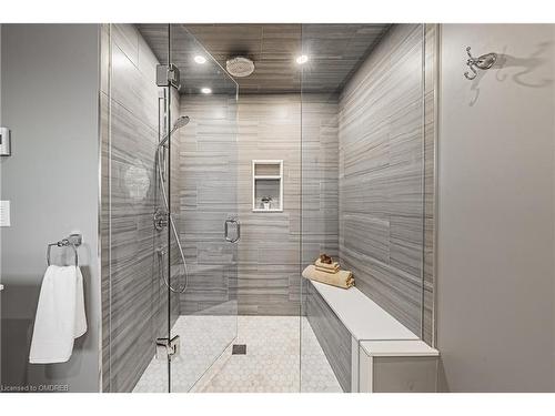 3472 Spruce Avenue, Burlington, ON - Indoor Photo Showing Bathroom