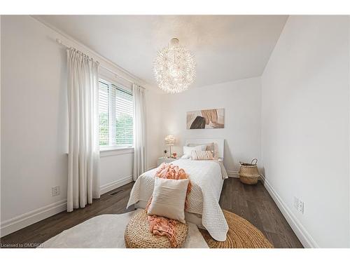 3472 Spruce Avenue, Burlington, ON - Indoor Photo Showing Bedroom