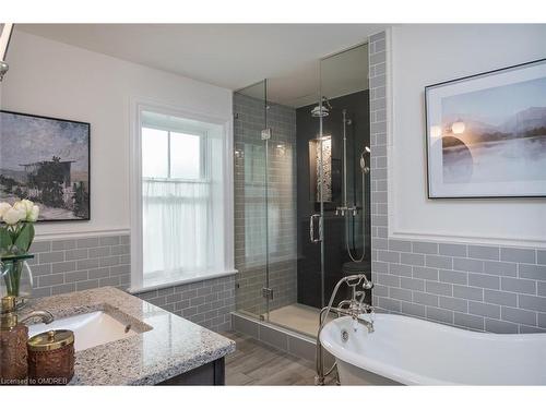 49 James Street, Milton, ON - Indoor Photo Showing Bathroom