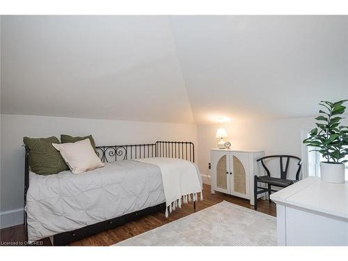 49 James Street, Milton, ON - Indoor Photo Showing Bedroom