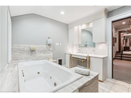 353 Sulphur Springs Road, Hamilton, ON - Indoor Photo Showing Bathroom