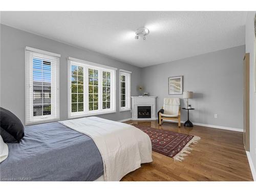 20-5555 Prince William Drive, Burlington, ON - Indoor Photo Showing Bedroom