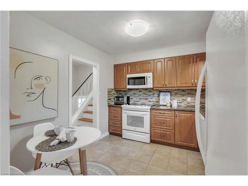 335 Meadowhill Road, Burlington, ON - Indoor Photo Showing Kitchen