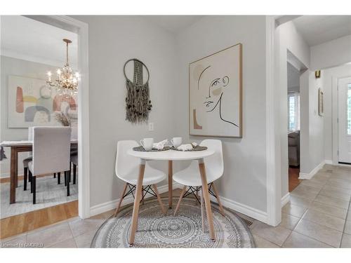 335 Meadowhill Road, Burlington, ON - Indoor Photo Showing Dining Room