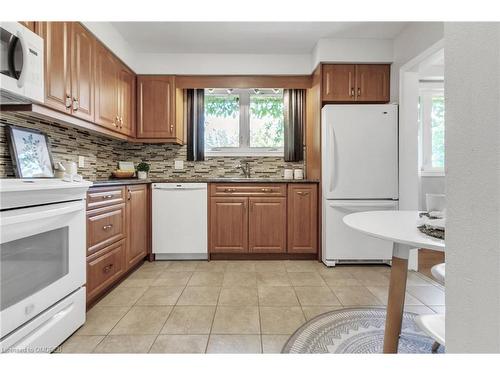 335 Meadowhill Road, Burlington, ON - Indoor Photo Showing Kitchen