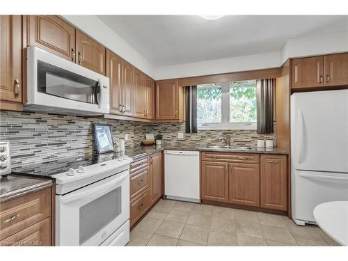 335 Meadowhill Road, Burlington, ON - Indoor Photo Showing Kitchen