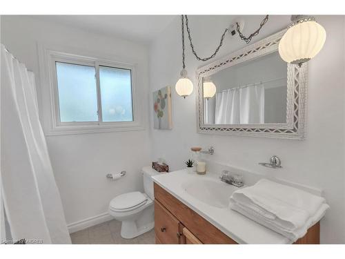 335 Meadowhill Road, Burlington, ON - Indoor Photo Showing Bathroom