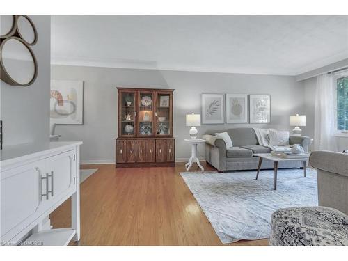 335 Meadowhill Road, Burlington, ON - Indoor Photo Showing Living Room