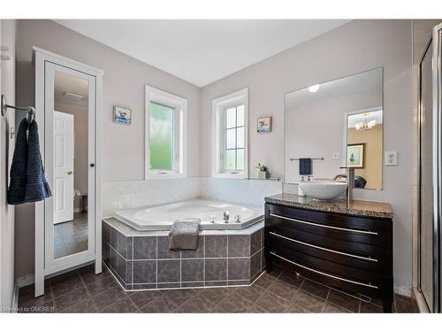 1278 Brillinger Street, Oakville, ON - Indoor Photo Showing Bathroom