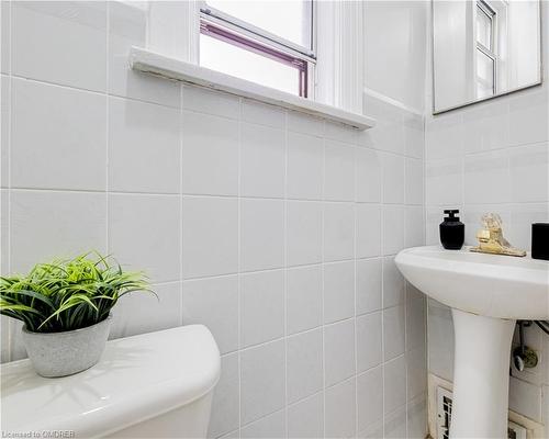 240 Jones Avenue, Toronto, ON - Indoor Photo Showing Bathroom