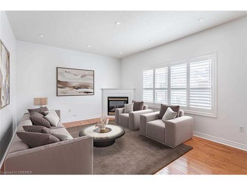 120 Boom Road, Vaughan, ON - Indoor Photo Showing Living Room