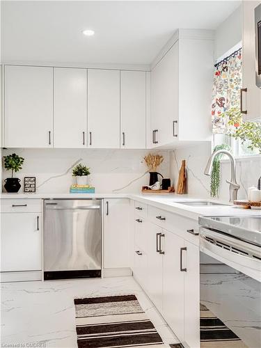 94 Meighen Avenue, Toronto, ON - Indoor Photo Showing Kitchen With Upgraded Kitchen