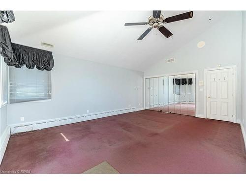 2 Tupper Boulevard, Grimsby, ON - Indoor Photo Showing Other Room