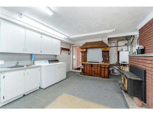 2 Tupper Boulevard, Grimsby, ON - Indoor Photo Showing Other Room