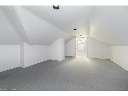 2 Tupper Boulevard, Grimsby, ON - Indoor Photo Showing Other Room