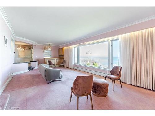 2 Tupper Boulevard, Grimsby, ON - Indoor Photo Showing Living Room