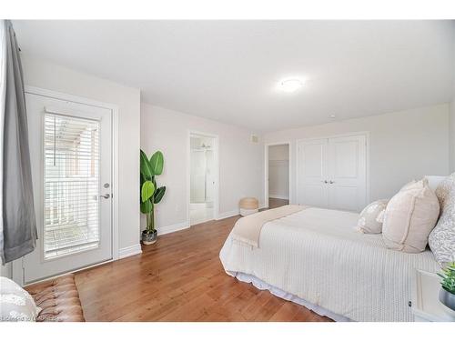 12-7 Lakelawn Road, Grimsby, ON - Indoor Photo Showing Bedroom