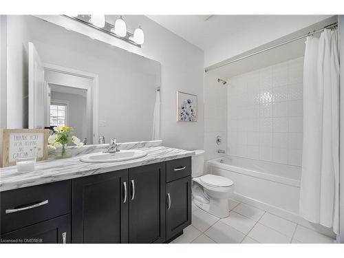 12-7 Lakelawn Road, Grimsby, ON - Indoor Photo Showing Bathroom