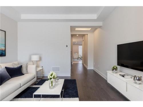 1261 Merton Road, Oakville, ON - Indoor Photo Showing Living Room